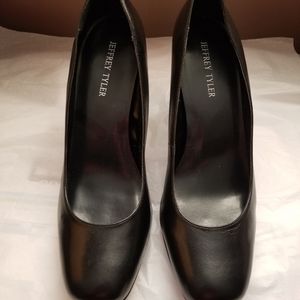 Black Leather heeled shoes
